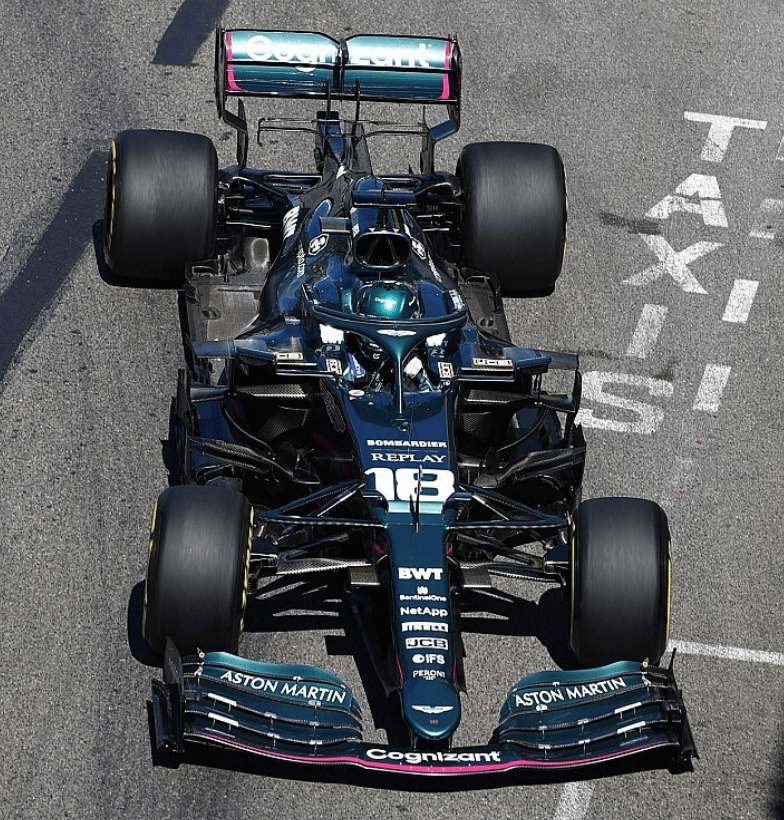 爱游戏入口-阿斯顿马丁鏖战索伯车队，塞恩斯扛起全队