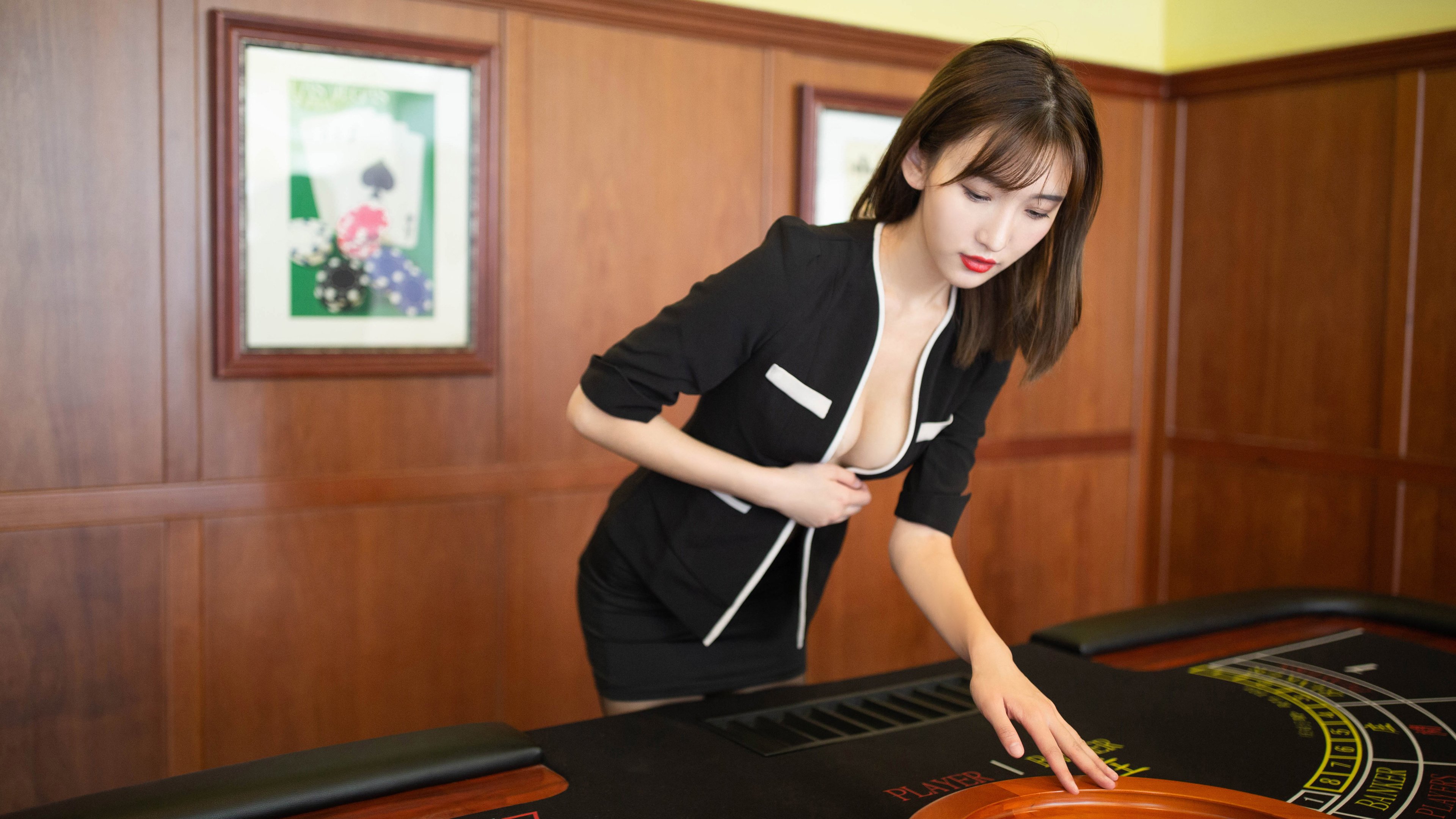 不是横扫法网，而是整个团队站在辛纳的肩膀上