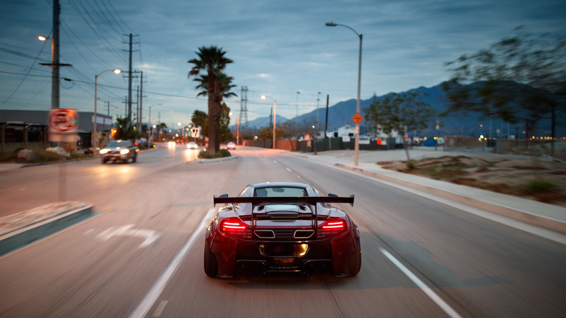 爱游戏大厅-冰与火之间，米切尔在F1揭幕战夜展现的巨星价值