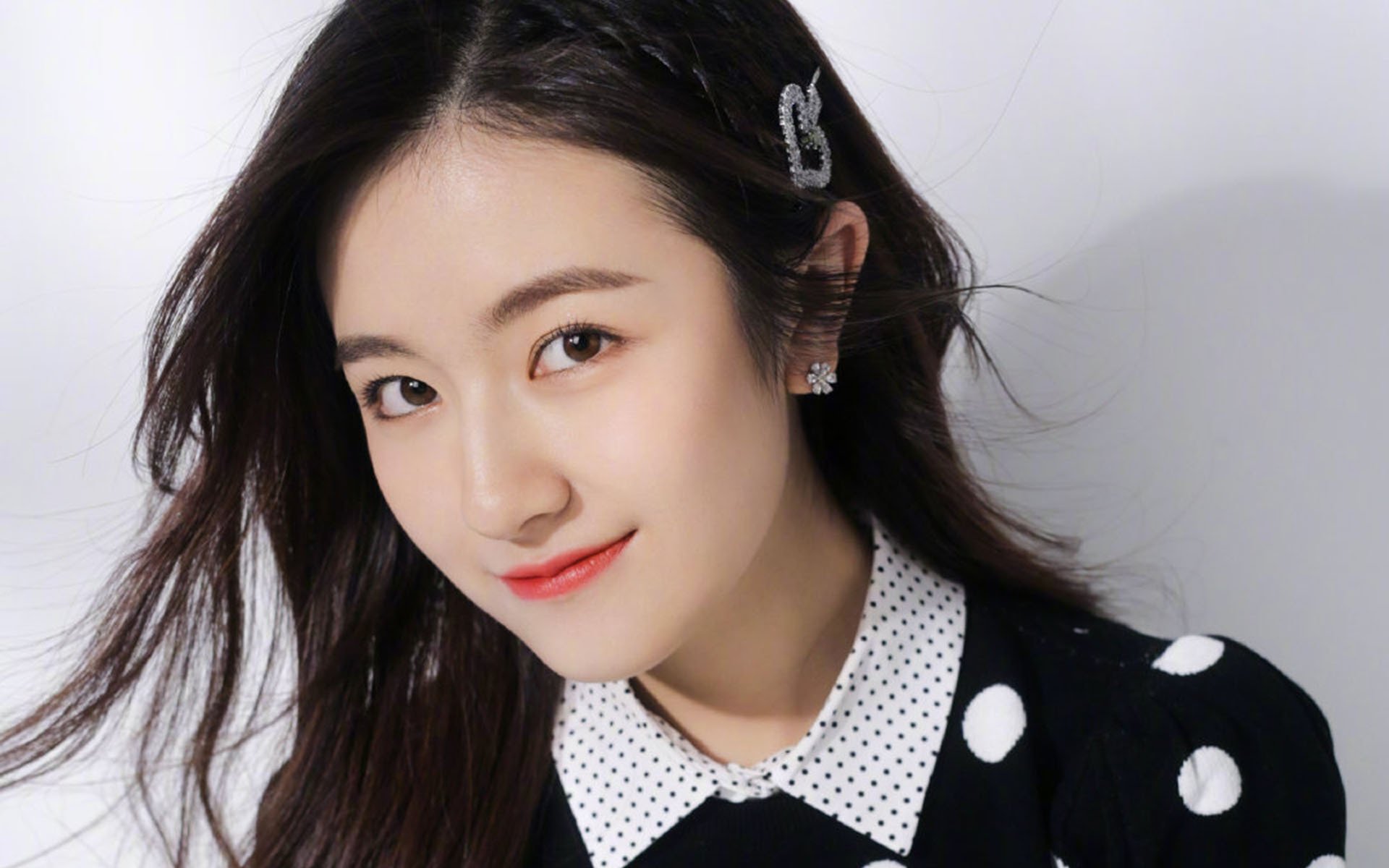 爱游戏在线-跨洲风暴，勒沃库森友谊赛横扫委内瑞拉，卢卡库德甲争冠战接管比赛铸就传奇