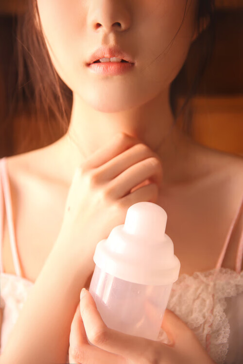 东决关键战之夜，利拉德如交响乐指挥，奏响团队胜利序曲